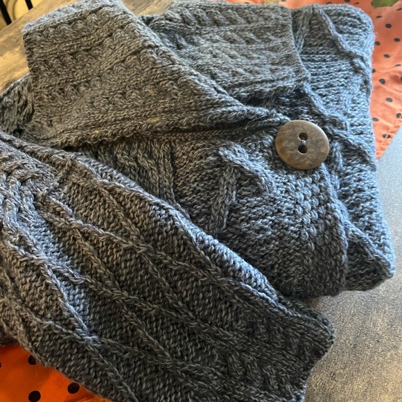 100% Merino Wool, made in Ireland, Shannon Woolen Mills Blue One Button Cardigan - Picture 1 of 7